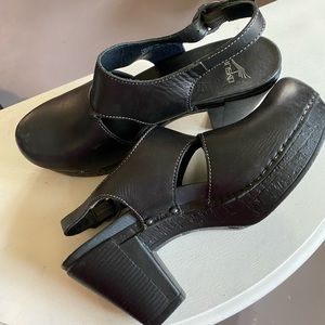 Black Dansko heeled clog sandals shoes, size 39